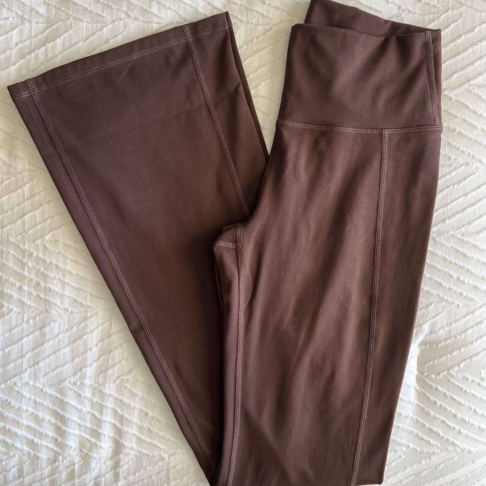 Fabletic’s Flare pants